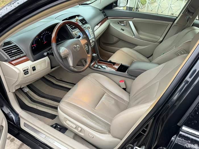 2016年1月凯美瑞,2.0自动天窗,一手车跑了14.2万公