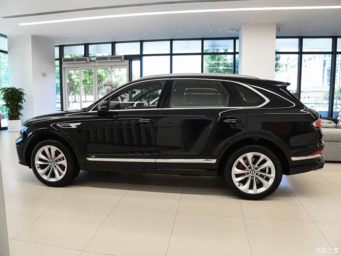 宾利添越1000公里拆车21寸成色无敌