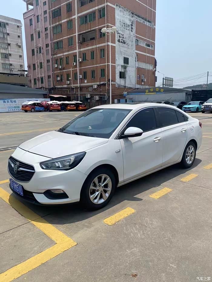 出售一台2019年2月新款别克凯越,自动天窗,超省油,车况精