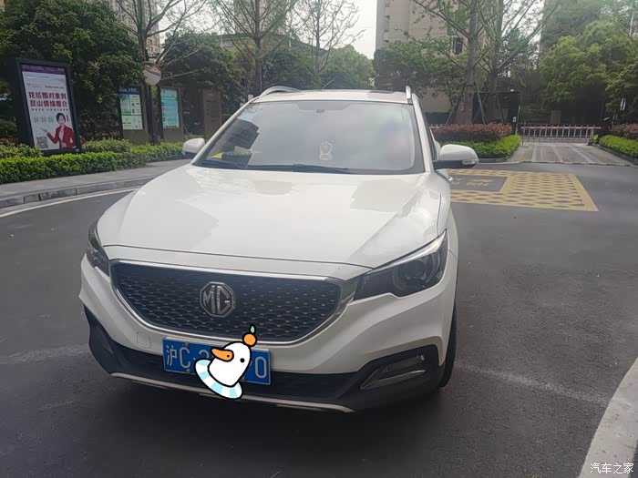 出售一台17年名爵zs15l手动豪华版带天窗车子车况45