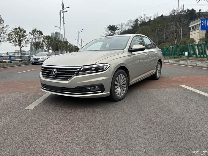 最新拿下个人一手车21年朗逸plus280t舒适版带液晶