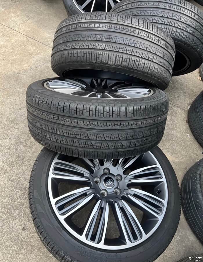 路虎揽胜22寸原厂轮毂轮胎喜欢的看过来