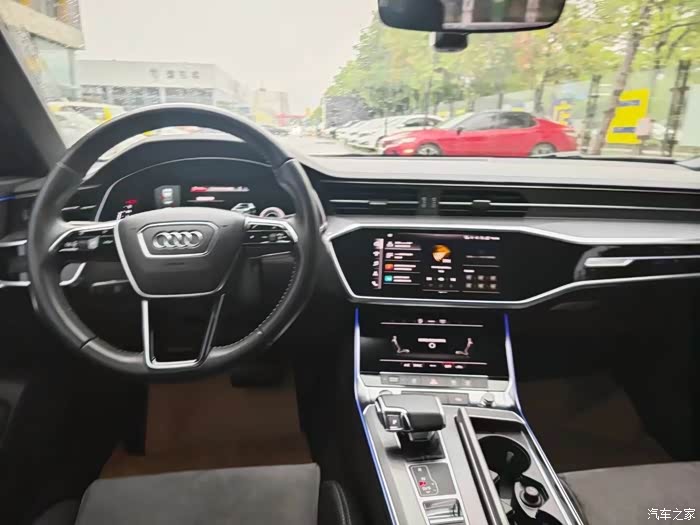 21年奥迪a6l 45臻选动感,指导价46.88,全程4s店