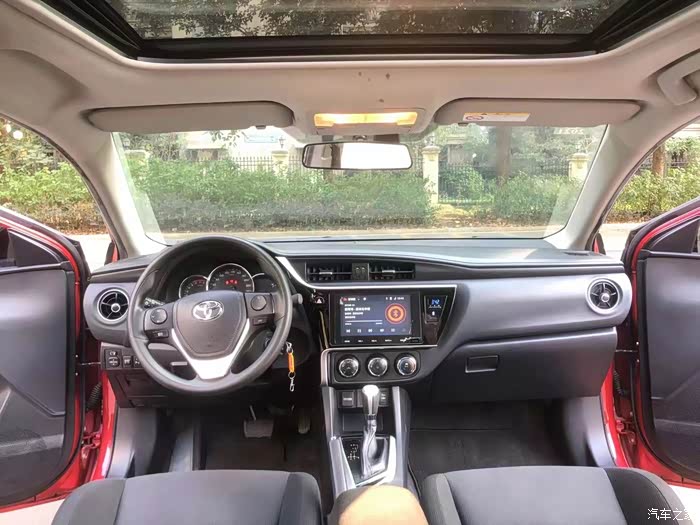 2017年底上牌丰田雷凌12t精英版全程4s保养8万