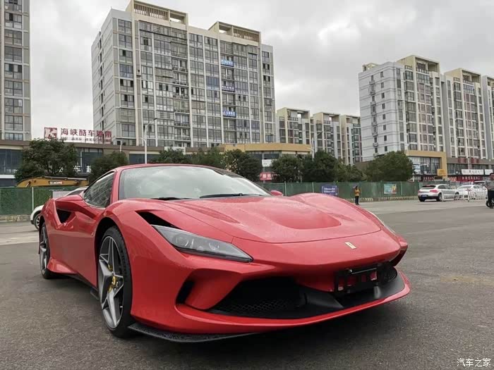 21年上牌法拉利f8原版原漆18万公里三大件齐全配
