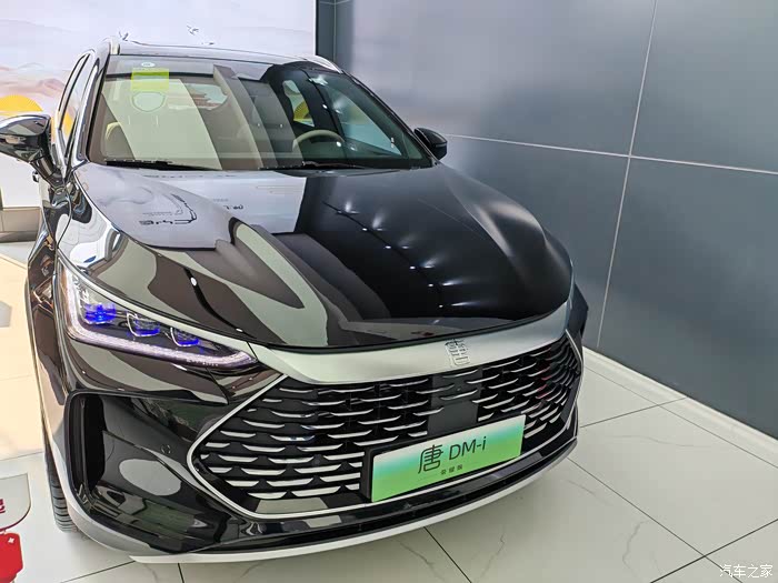 体验新能源汽车唐荣耀很不错