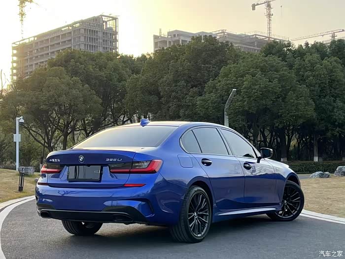 点击:>1|回复:>0宝马3系论坛>20款宝马325lim运动曜夜版家车仅3.