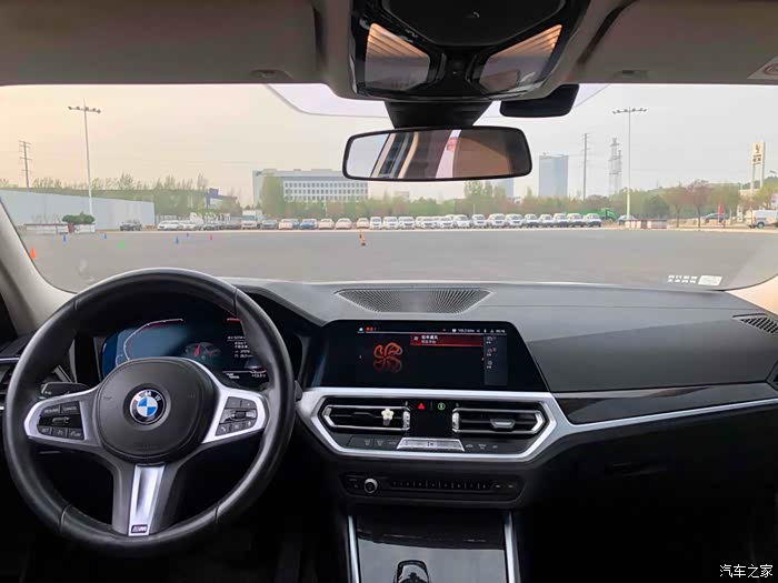 宝马3系2020款325lim运动套装国vi