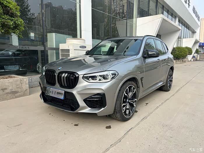 宝马x3m2019款x3m雷霆版