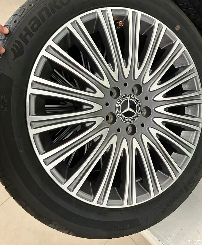 18寸奔驰e300轮毂轮胎精品套件喜欢的可以来