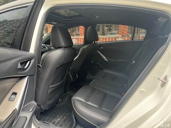 18年马自达阿特兹25排量尊崇版高配带抬头显示bos