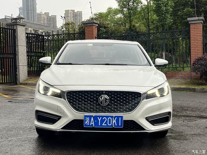 名爵62018款mg620t自动豪华智联版国vi