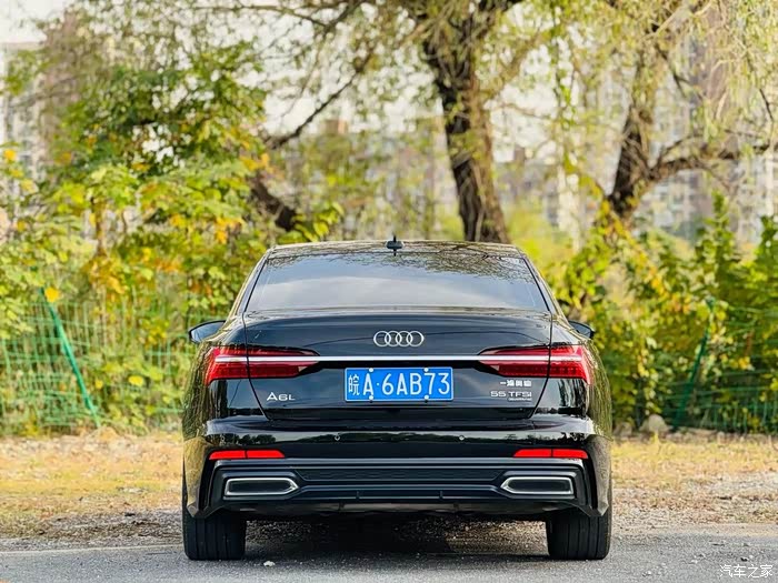 20年6月30t55尊享奥迪a6l四驱夸戳一手私家车