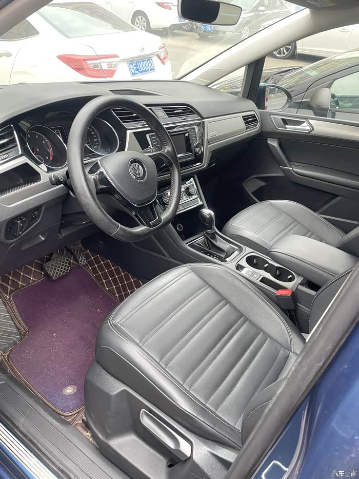 2017年9月大众途安l18款7座风尚版14t排量自