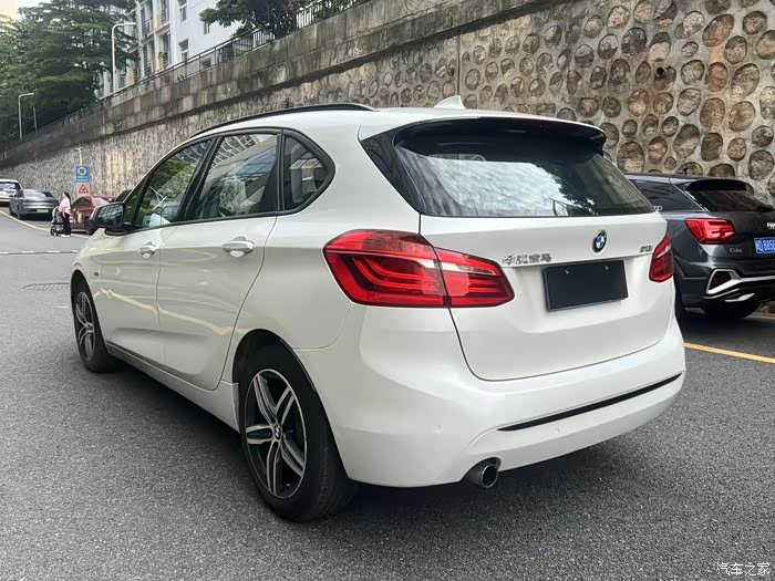 2018年5月上牌宝马218i旅行车 深圳牌过一手 全车原版