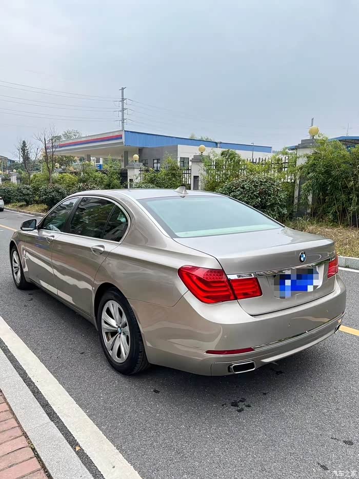 10年宝马730li豪华版当年指导价1018万30l