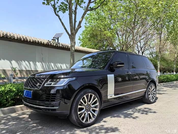 最新纳入:22年路虎揽胜传世加长经典1573 黑色咖内,xp