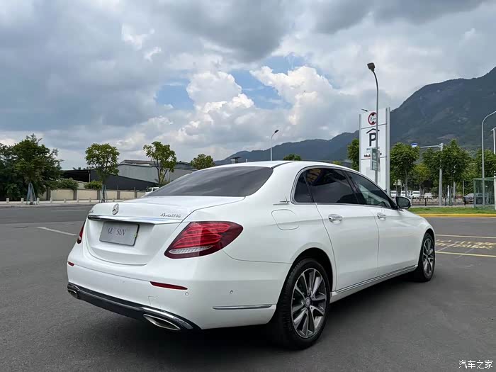 出一台17年奔驰e200l没有事故安全行驶了12w公里