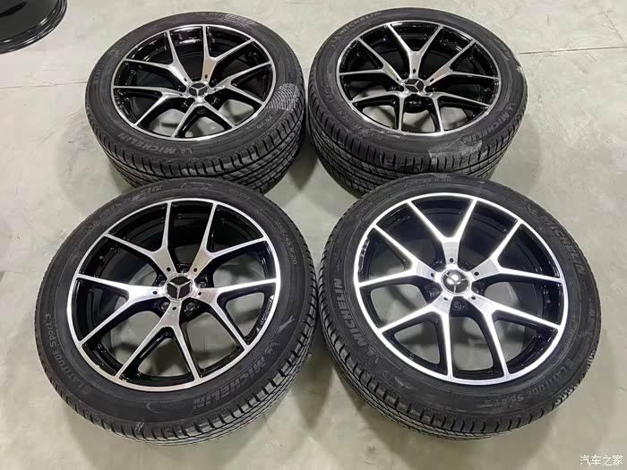 奔驰glc 20寸轮毂套件,成色非常好,有兴趣的车友来看看