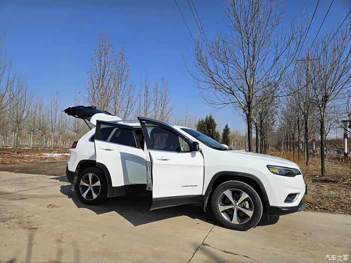 2020年1月jeep自由光探享版自动驾驶包诚意转让