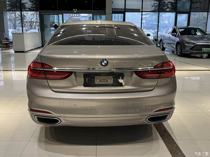 宝马74017年宝马740li安全行驶6万多公里原车漆