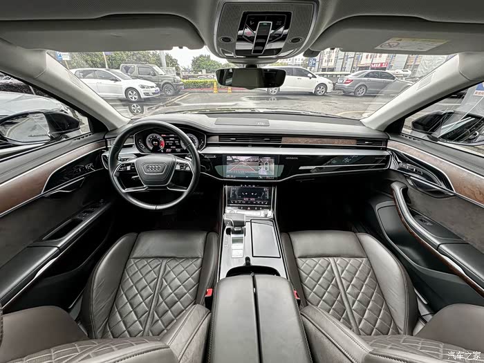 顶配奥迪a8
