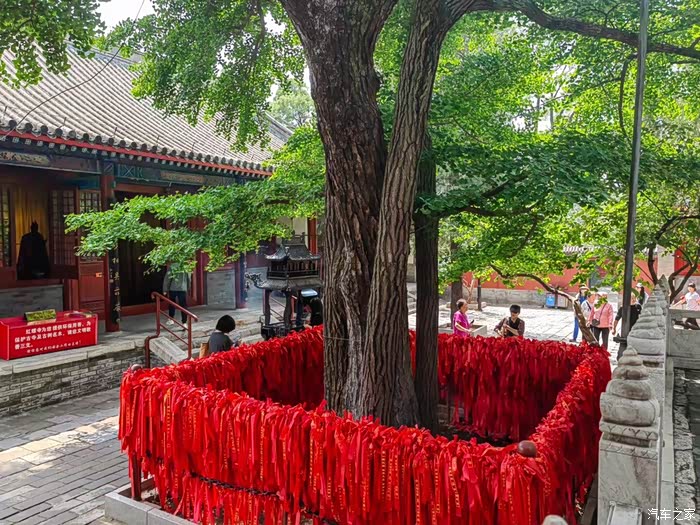 带妈妈到郊区红螺寺纳凉 与汉同行