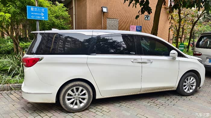 20年一手私家车别克gl8 es