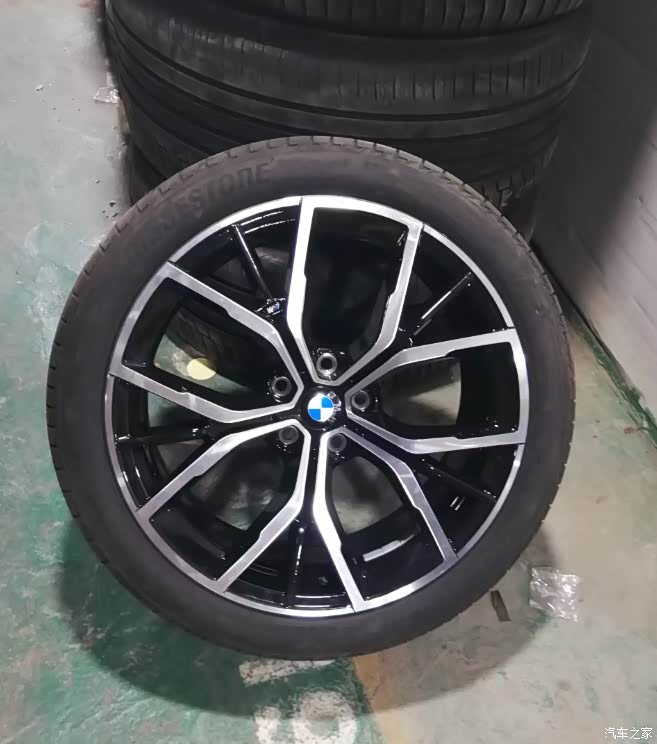 宝马5系还是这款19寸花瓣轮毂好看