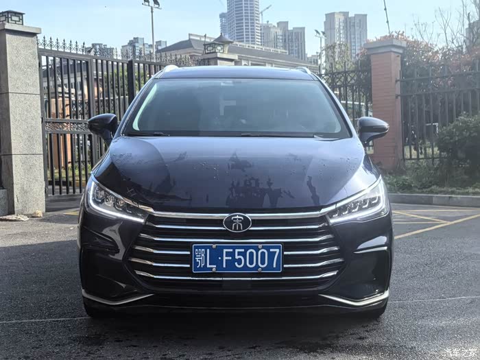 比亚迪宋max2021款升级版15t自动豪华型