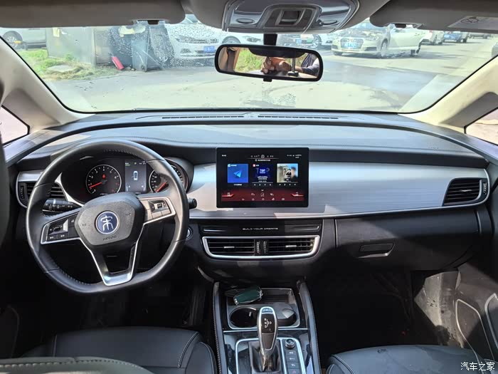 比亚迪宋max2021款升级版15t自动豪华型