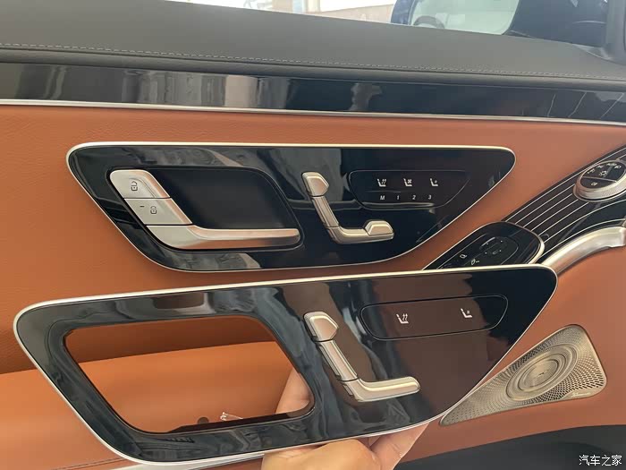 炎炎夏日来袭,2024新款奔驰s400l升级座椅通风功能告别汗流浃背