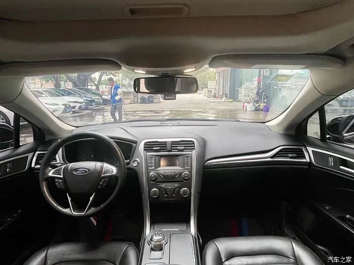 2017年8月福特蒙迪欧20t自动时尚型全车只有一个年