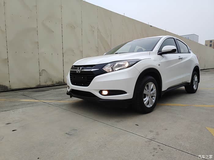 2016年4月本田缤智18lcvt两驱先锋型93000