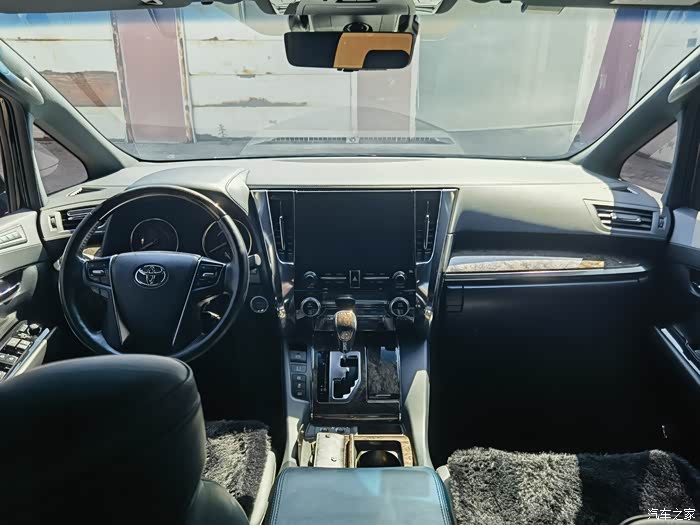 出一台2020年11月底上牌,尊贵埃尔法,5万公里,全车原漆