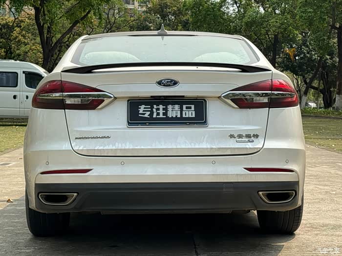 出福特蒙迪欧20款15t时尚版