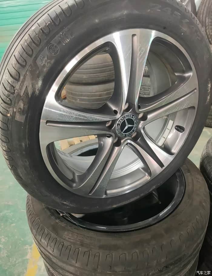18寸奔驰e200轮毂轮胎感兴趣的了解一下