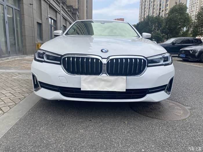 2022年9月上牌22款改款宝马525li豪华套装配置到