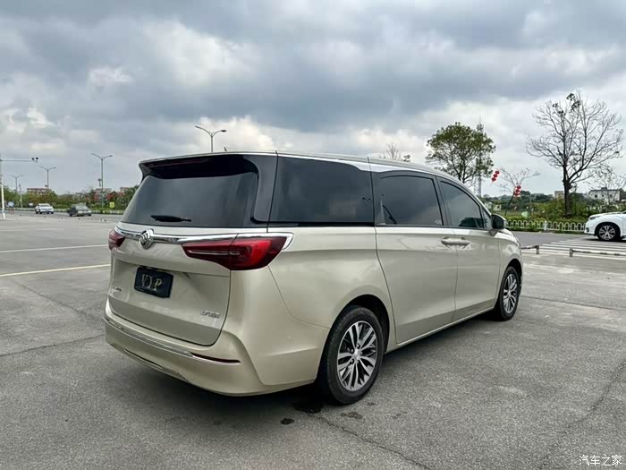 121820年别克gl8es653t七座20t商
