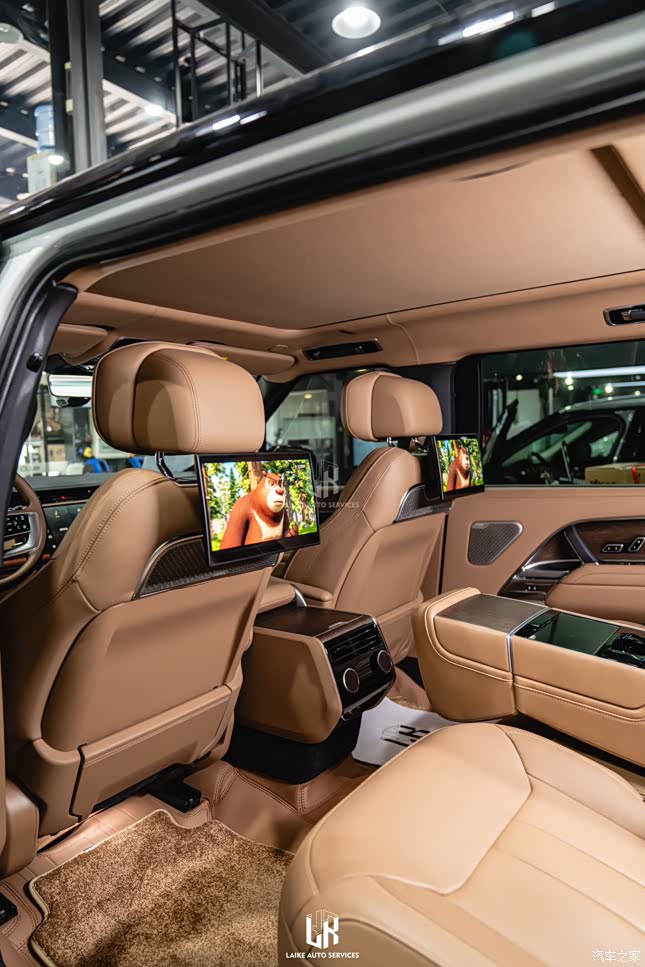 揽胜车上看电视几万的后排娱乐终于用上