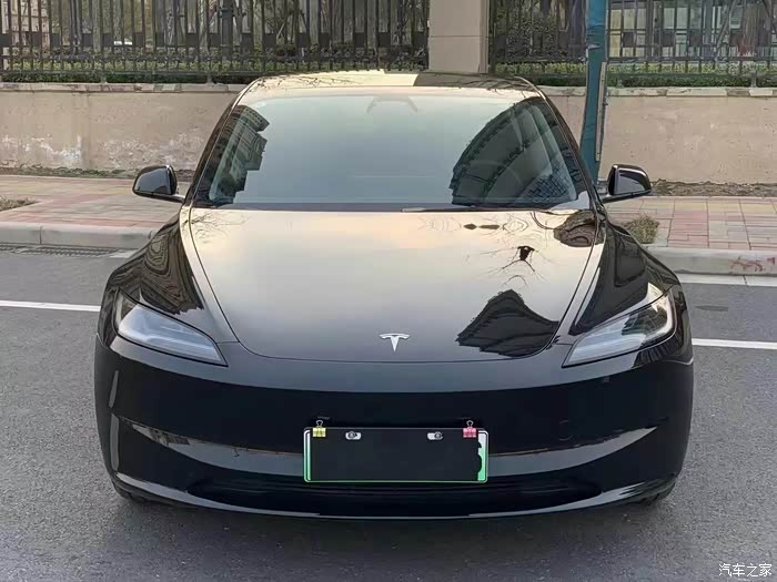 新车到店特斯拉焕新版毛豆32000公里准新价格便宜