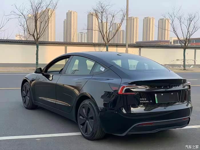 新车到店特斯拉焕新版毛豆32000公里准新价格便宜