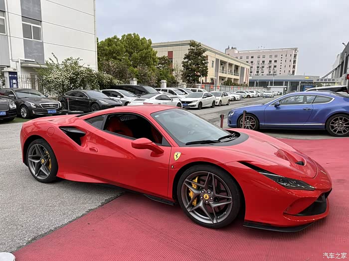 22年法拉利f81万公里原版带车衣一手