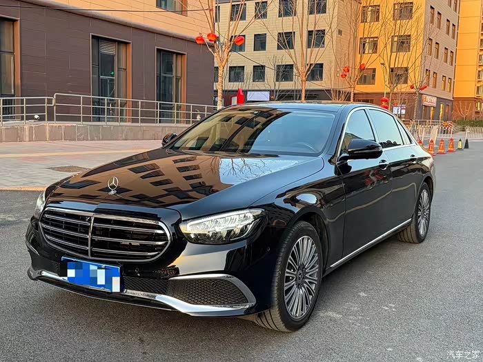 22年奔驰e300l豪华版1万多公里原漆