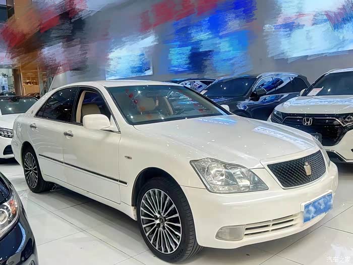 情怀老车丰田皇冠