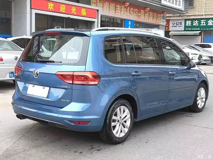 大众途安l17年上牌14t7座