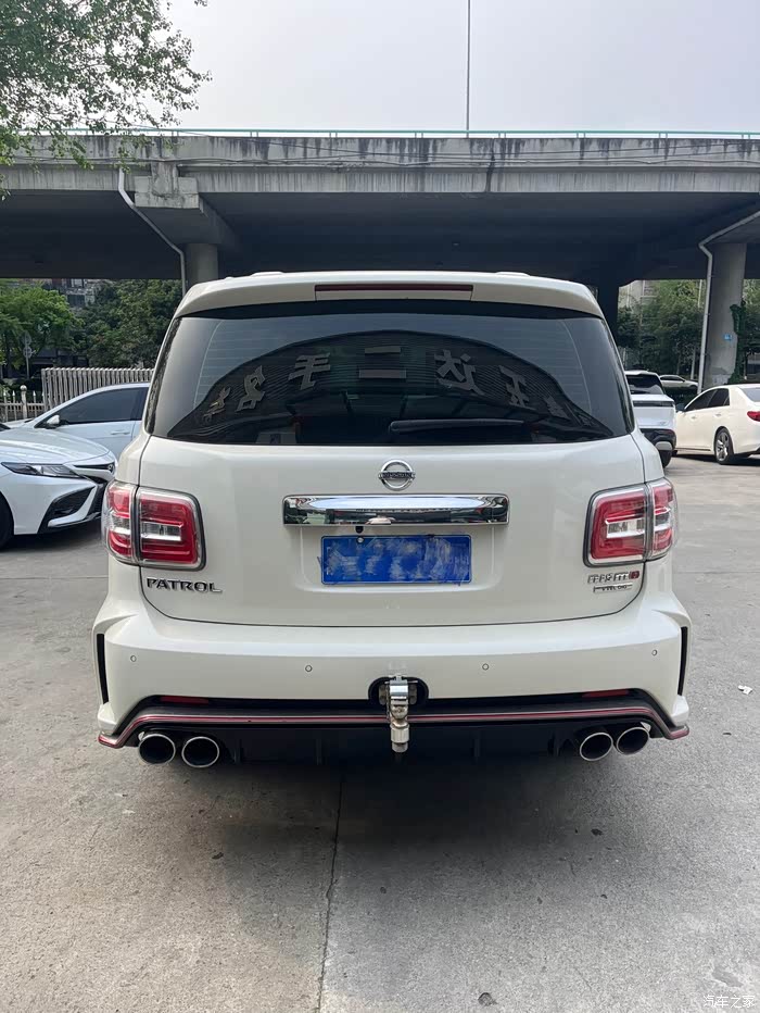 20多万开走日产途乐2018款y6240lxe