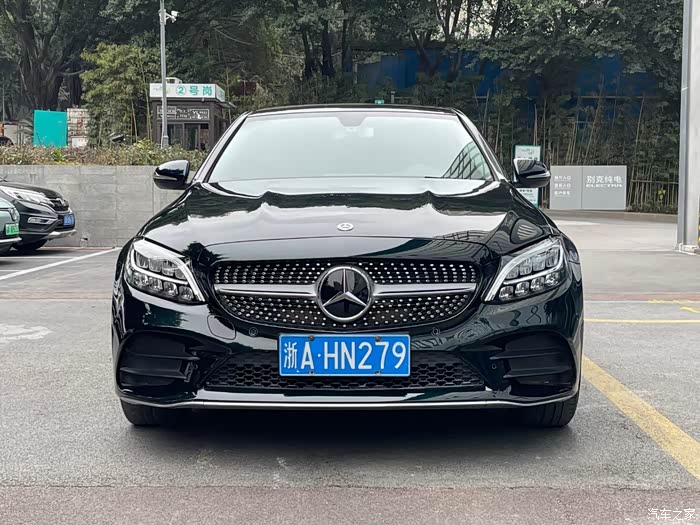 新到19年奔驰c260l全款19出头首付21800提车