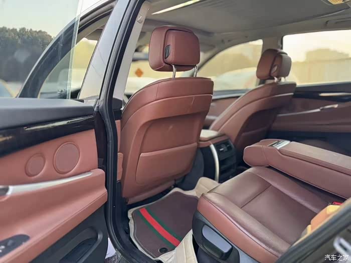 13年9月宝马535gt30t典雅一手车61万