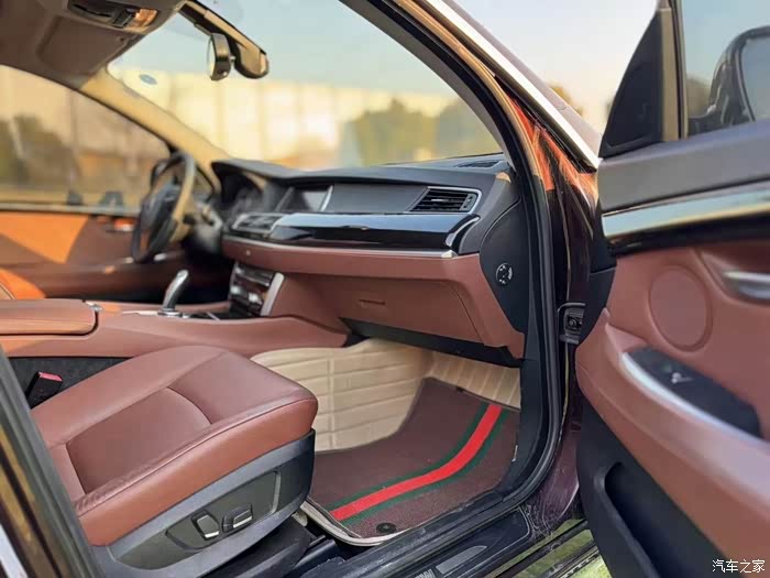 13年9月宝马535gt30t典雅一手车61万